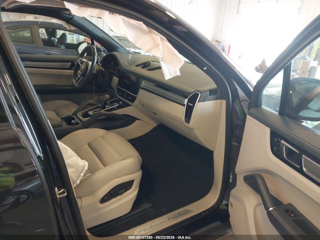45137290 :رقم المزاد ، WP1AE2AY9PDA12784 vin ، 2023 Porsche Cayenne E-hybrid Platinum Edition مزاد بيع