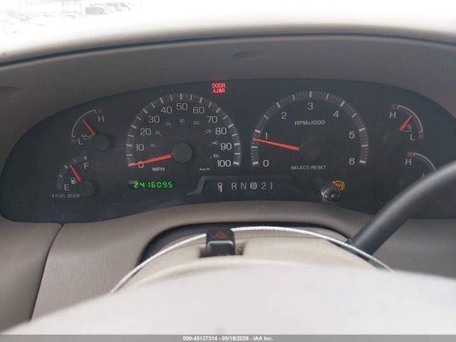 Продаж на аукціоні авто 2000 Ford Expedition Eddie Bauer, vin: 1FMRU17L6YLB05388, номер лоту: 45137314
