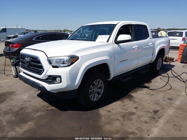45137326 :رقم المزاد ، 5TFAZ5CN8JX069395 vin ، 2018 Toyota Tacoma Sr5 V6 مزاد بيع
