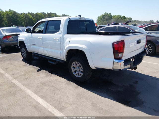 45137326 :رقم المزاد ، 5TFAZ5CN8JX069395 vin ، 2018 Toyota Tacoma Sr5 V6 مزاد بيع