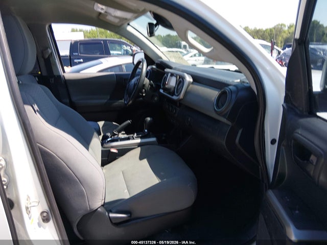 45137326 :رقم المزاد ، 5TFAZ5CN8JX069395 vin ، 2018 Toyota Tacoma Sr5 V6 مزاد بيع