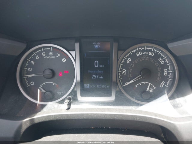 45137326 :رقم المزاد ، 5TFAZ5CN8JX069395 vin ، 2018 Toyota Tacoma Sr5 V6 مزاد بيع