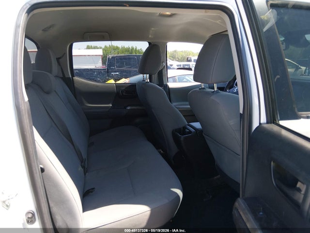 45137326 :رقم المزاد ، 5TFAZ5CN8JX069395 vin ، 2018 Toyota Tacoma Sr5 V6 مزاد بيع