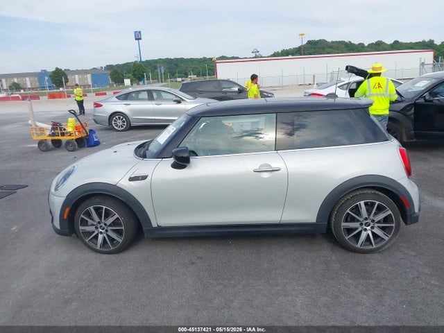 2023 Mini Hardtop Cooper S მანქანა იყიდება აუქციონზე, vin: WMW53DH0XP2S84998, აუქციონის ნომერი: 45137421