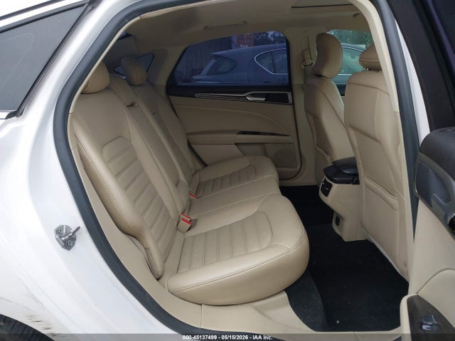 3FA6P0HD1GR115686 Ford FUSION SE