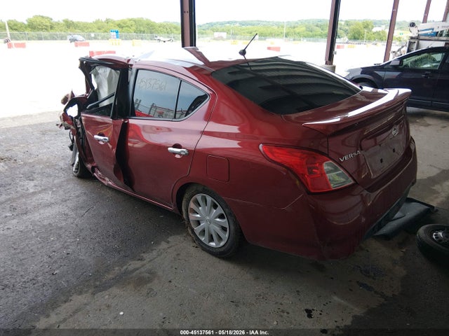 45137561 :رقم المزاد ، 3n1cn7ap3jl801662 vin ، 2018 Nissan Versa S/s Plus/sv/sl مزاد بيع