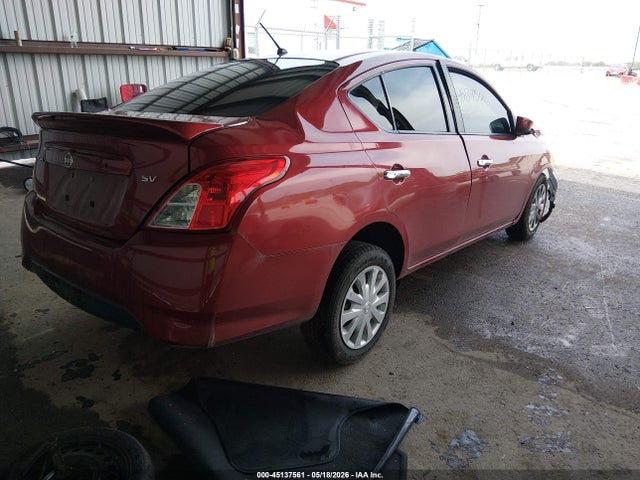 45137561 :رقم المزاد ، 3n1cn7ap3jl801662 vin ، 2018 Nissan Versa S/s Plus/sv/sl مزاد بيع