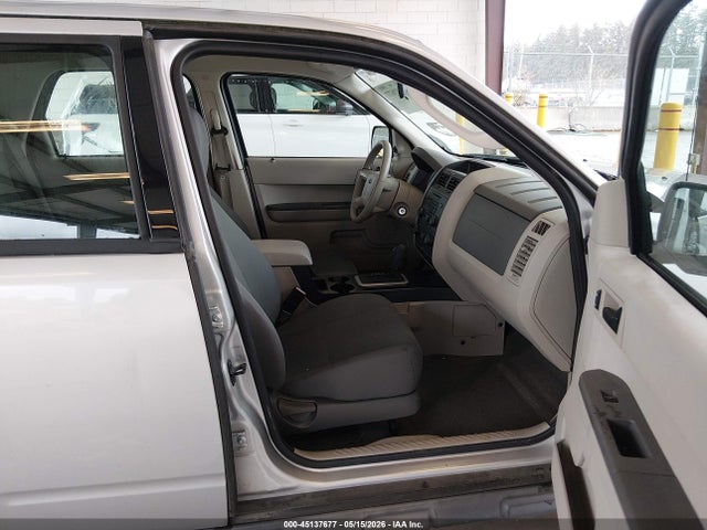 45137677 :رقم المزاد ، 1FMCU02739KB86948 vin ، 2009 Ford Escape Xls/xls Manual مزاد بيع