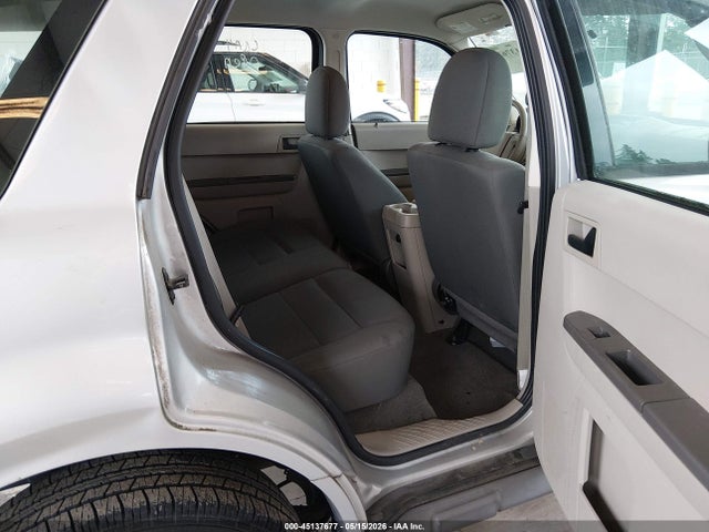 45137677 :رقم المزاد ، 1FMCU02739KB86948 vin ، 2009 Ford Escape Xls/xls Manual مزاد بيع