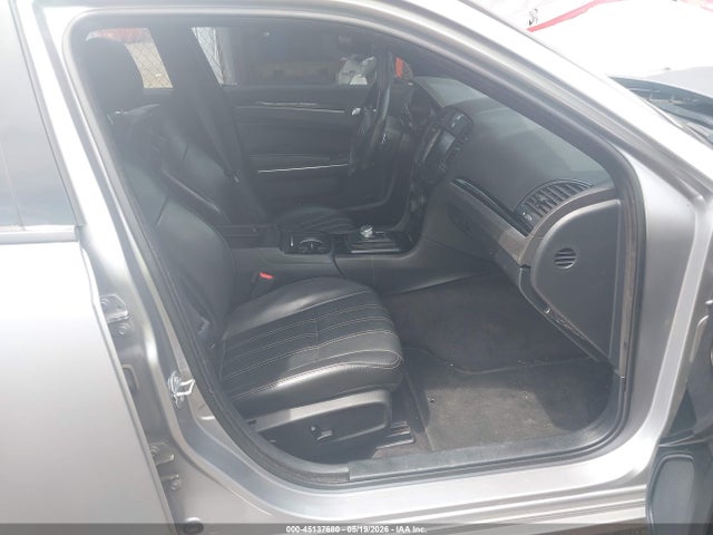 45137680 :رقم المزاد ، 2C3CCAGG7JH141338 vin ، 2018 Chrysler 300 300s Awd مزاد بيع