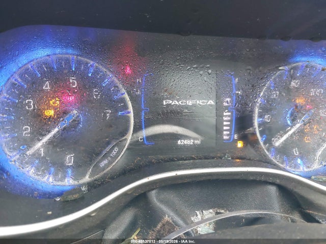 45137813 :رقم المزاد ، 2C4RC1BG4LR157233 vin ، 2020 Chrysler Pacifica Touring L مزاد بيع