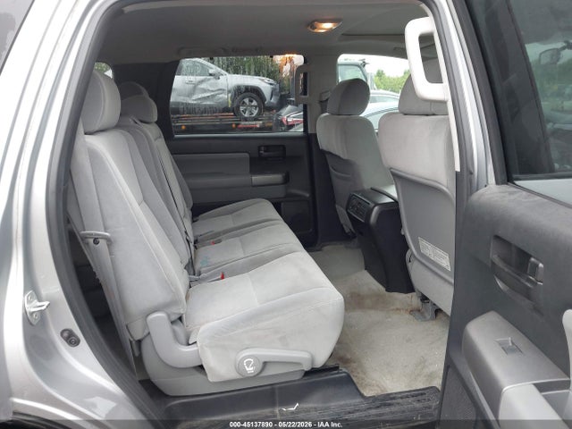 45137890 :رقم المزاد ، 5TDBW5G17BS050669 vin ، 2011 Toyota Sequoia Sr5 5.7l V8 مزاد بيع