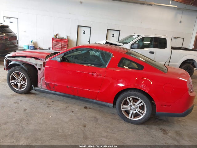 45137906 :رقم المزاد ، 1ZVBP8AN2A5112636 vin ، 2010 Ford Mustang V6/v6 Premium مزاد بيع