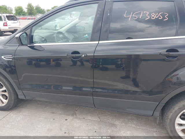 45138053 :رقم المزاد ، 1FMCU9GD8HUD95365 vin ، 2017 Ford Escape Se مزاد بيع