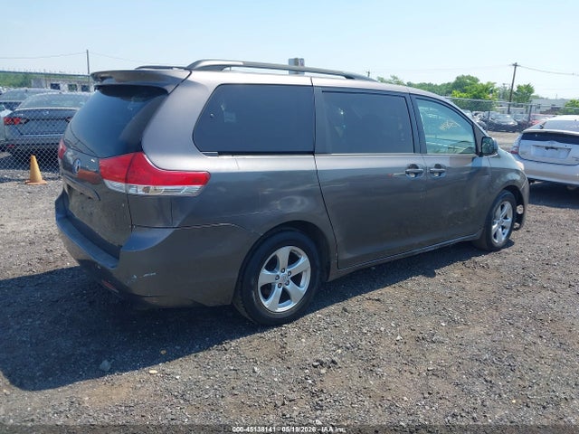 45138141 :رقم المزاد ، 5TDKK3DC7DS338023 vin ، 2013 Toyota Sienna Le V6 8 Passenger مزاد بيع