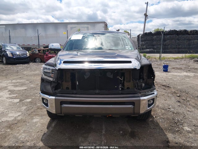 5TFAY5F18KX869935 Toyota Tundra 1794 5.7l V8