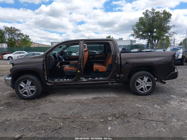 5TFAY5F18KX869935 Toyota Tundra 1794 5.7l V8
