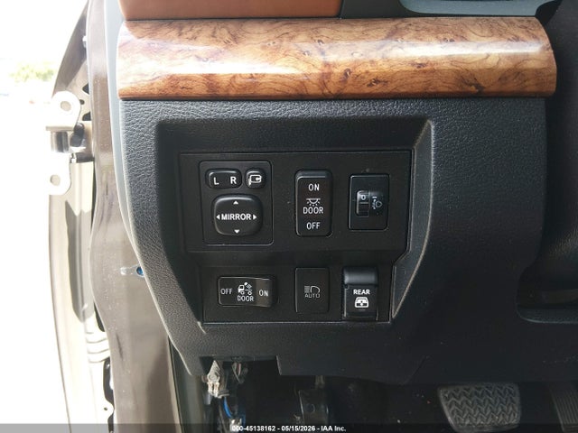 5TFAY5F18KX869935 Toyota Tundra 1794 5.7l V8
