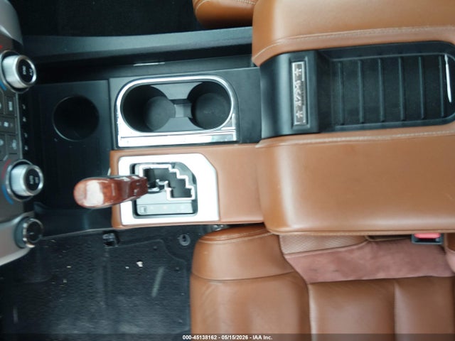 5TFAY5F18KX869935 Toyota Tundra 1794 5.7l V8