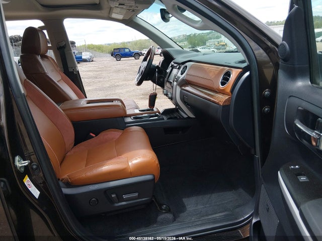 5TFAY5F18KX869935 Toyota Tundra 1794 5.7l V8