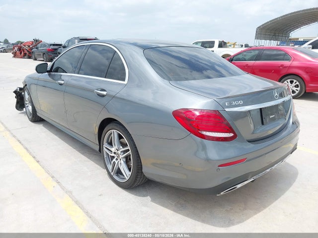 45138240 :رقم المزاد ، WDDZF4JB3JA465015 vin ، 2018 Mercedes-benz E 300 مزاد بيع