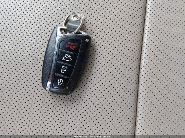 2017 Hyundai Santa Fe Sport 2.4l მანქანა იყიდება აუქციონზე, vin: 5XYZU3LB1HG399758, აუქციონის ნომერი: 45138332