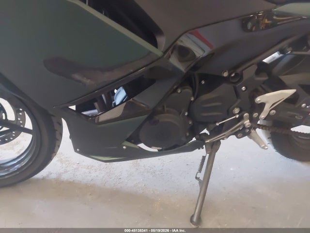 45138341 :رقم المزاد ، ML5EXGH15RDA20769 vin ، 2024 Kawasaki Ex500 H مزاد بيع