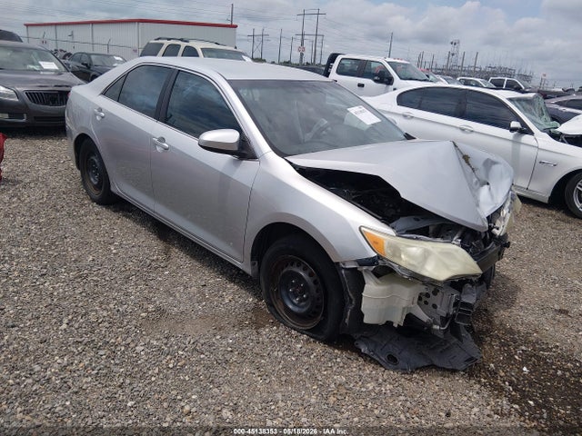 45138353 :رقم المزاد ، 4T4BF1FK4ER408086 vin ، 2014 Toyota Camry Le مزاد بيع