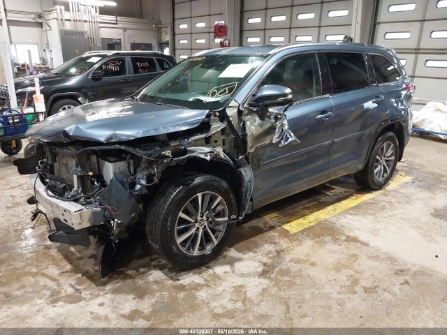 Toyota Highlander Xle 2018 5TDJZRFHXJS900169 Image 2