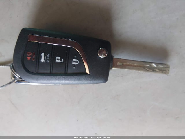 45138684 :رقم المزاد ، 5YFEPMAEXMP209910 vin ، 2021 Toyota Corolla Le مزاد بيع