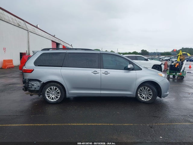 5TDYK3DC4GS739429 Toyota Sienna Xle Premium 8 Passenger