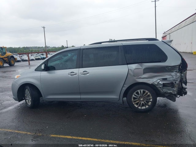5TDYK3DC4GS739429 Toyota Sienna Xle Premium 8 Passenger