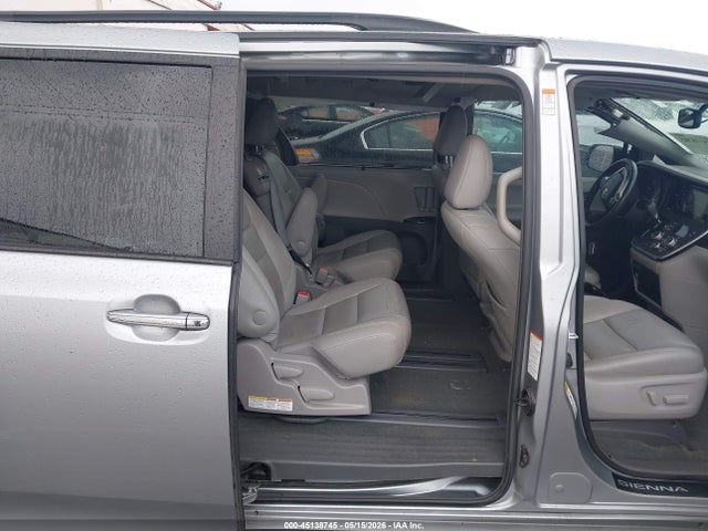 5TDYK3DC4GS739429 Toyota Sienna Xle Premium 8 Passenger