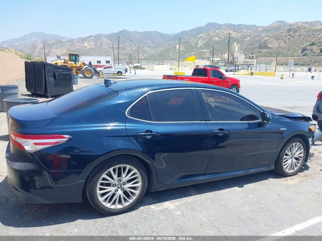 4T1B21HK5JU500627 Toyota Camry Hybrid Xle