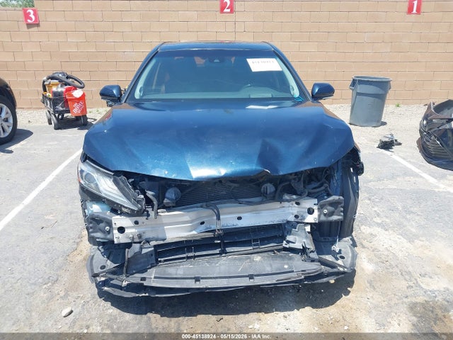 4T1B21HK5JU500627 Toyota Camry Hybrid Xle