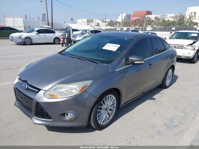 Ford Focus Titanium 2014 1FADP3J27EL422129 Image 2