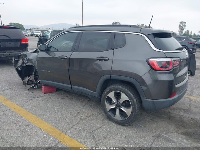 3C4NJCBBXJT194107 Jeep Compass Latitude Fwd