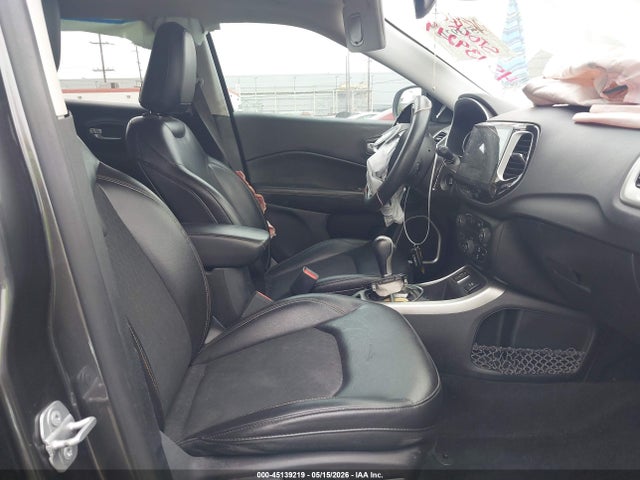 3C4NJCBBXJT194107 Jeep Compass Latitude Fwd