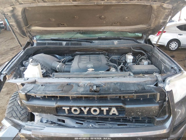 Продажа на аукционе авто 2016 Toyota Tundra Platinum 5.7l V8, vin: 5TFAW5F12GX541570, номер лота: 45139315
