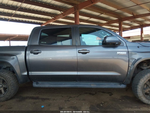 Продажа на аукционе авто 2016 Toyota Tundra Platinum 5.7l V8, vin: 5TFAW5F12GX541570, номер лота: 45139315