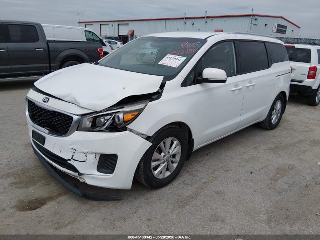 KIA SEDONA LX 2016 KNDMB5C16G6099234 Image 2
