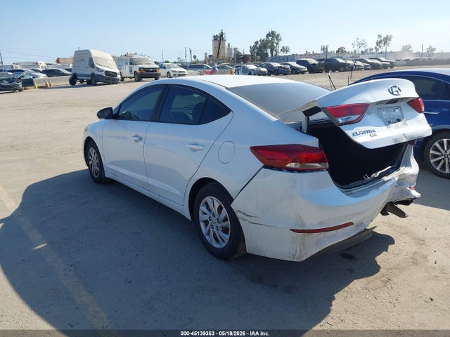 Hyundai ELANTRA SE 2018 5NPD74LF4JH295208 Image 3