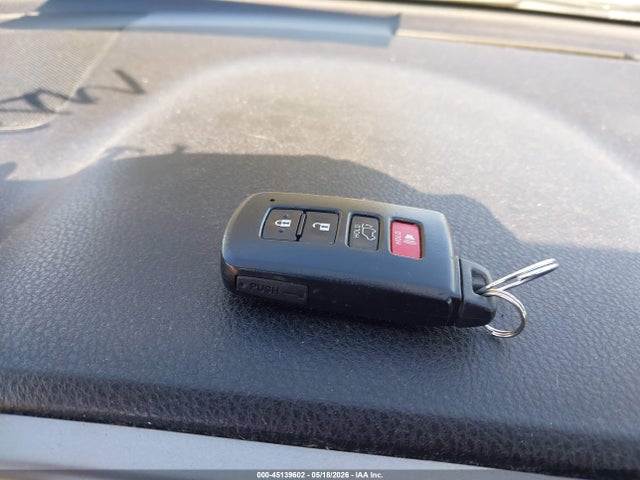 2T3YFREV3JW454217 Toyota Rav4 Limited