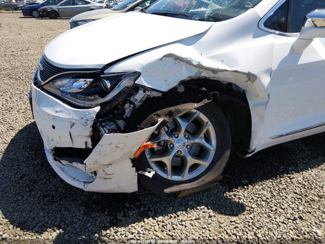 Chrysler Pacifica Limited 2018 2C4RC1GG9JR358356 Image 6