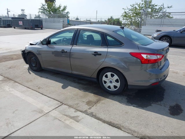 Ford FOCUS S 2014 1FADP3E21EL341489 Image 3