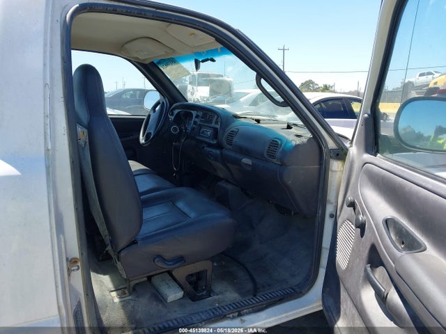 45139824 :رقم المزاد ، 3B7KC26Z4XM552710 vin ، 1999 Dodge Ram 2500 St مزاد بيع