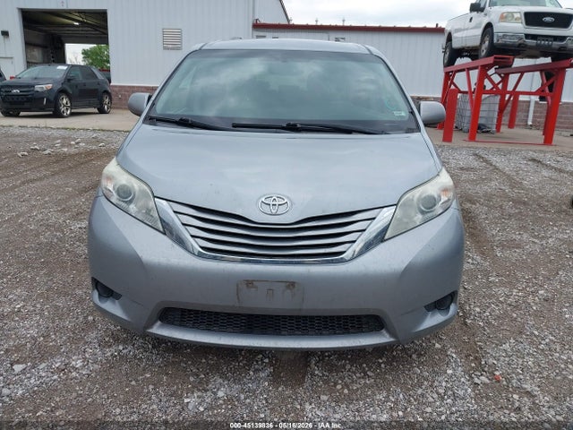 Продаж на аукціоні авто 2016 Toyota Sienna Le 8 Passenger, vin: 5TDKK3DCXGS740140, номер лоту: 45139836