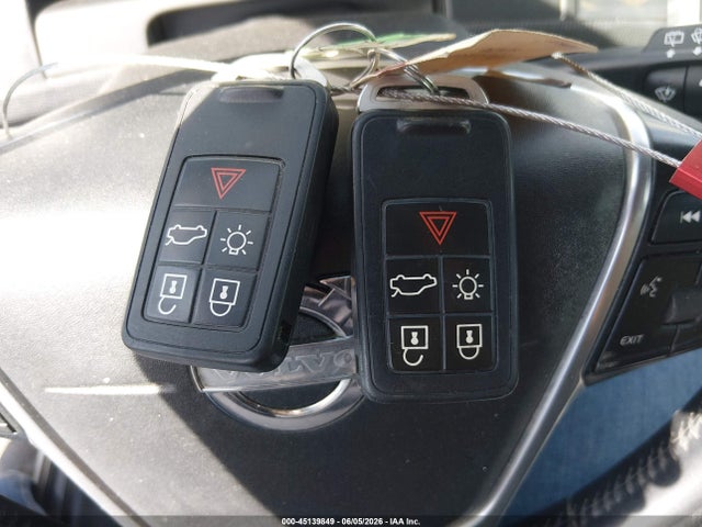 Продажа на аукционе авто 2015 Volvo Xc60 T5 Platinum, vin: YV440MDM3F2706198, номер лота: 45139849