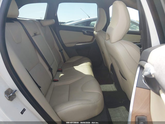 45139849 :رقم المزاد ، YV440MDM3F2706198 vin ، 2015 Volvo Xc60 T5 Platinum مزاد بيع