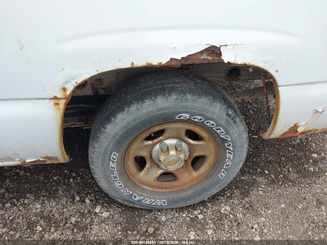 Продаж на аукціоні авто 2000 Chevrolet Silverado 1500, vin: 1GCEC14V7YE261763, номер лоту: 45139852